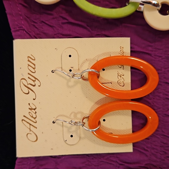 NEW - Orange, Green, Yellow Necklace with matching earrings - Picture 2 of 5